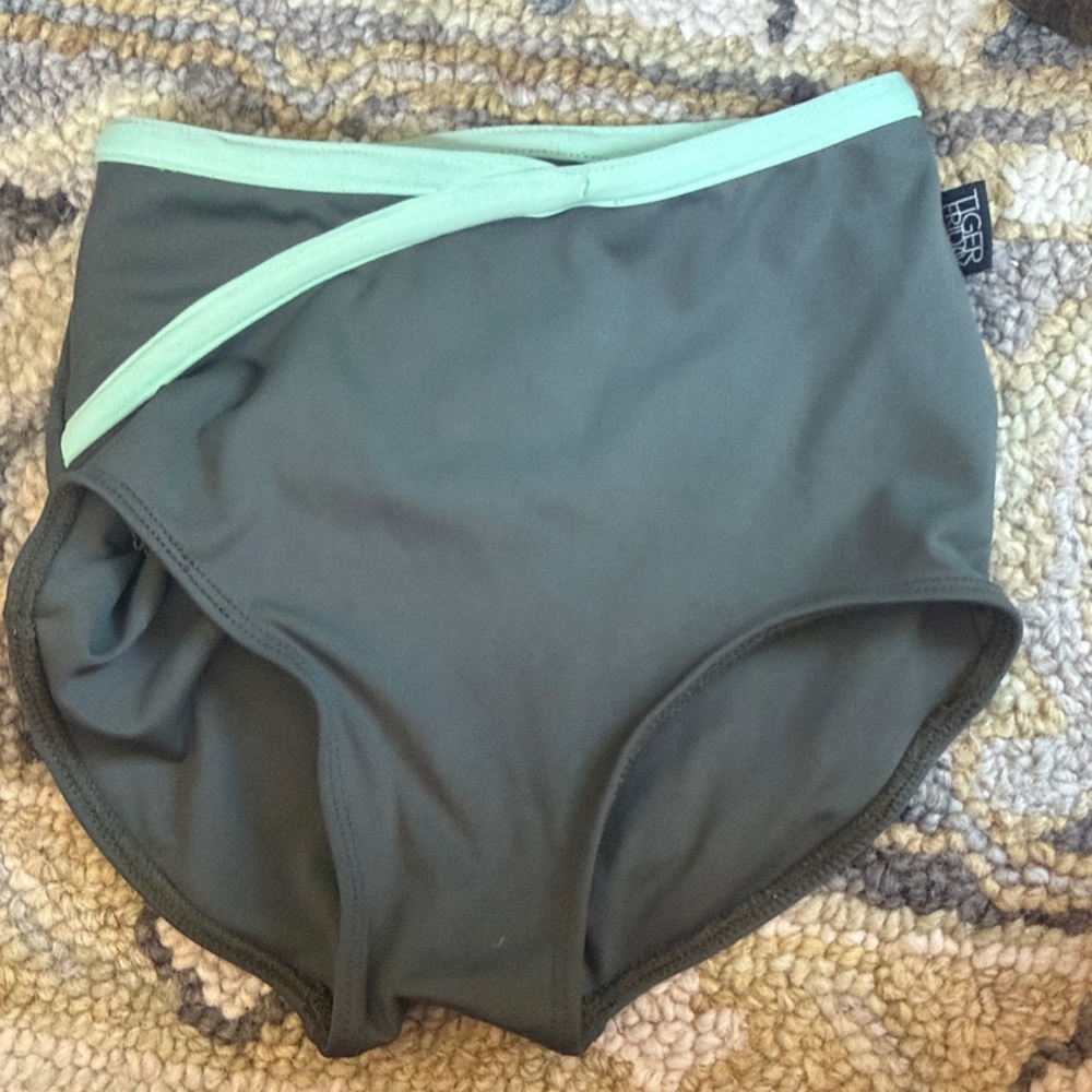 Tiger Friday CXL Bottoms with Mint Trim GREAT condition